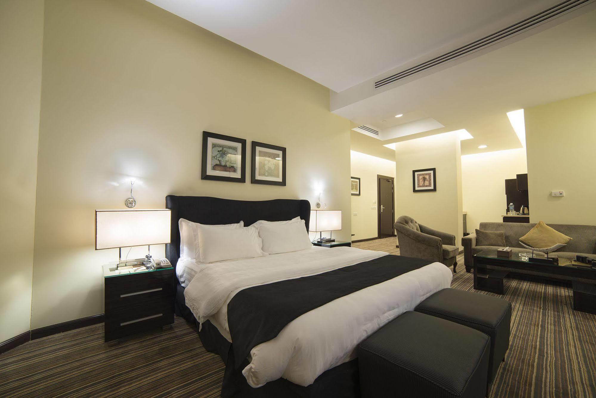 Zara Continental Hotel Ель-Хубар Екстер'єр фото